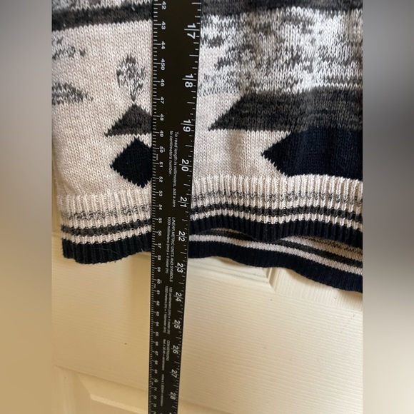 AMERICAN EAGLE Aztec V Neck Sweater Hoodie Size Medium - Picture 7 of 9